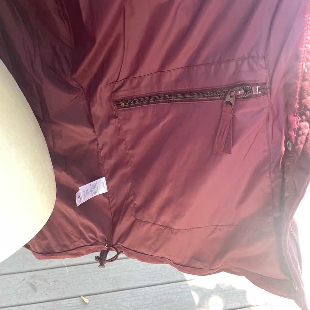 Womens Cabelas goose down jacket. Size M - Picture 9 of 14